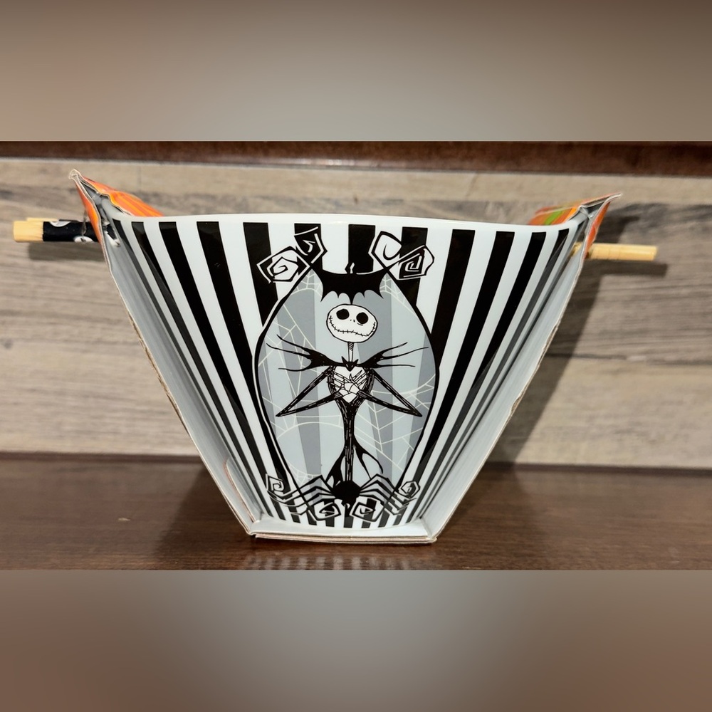 Cute 🥰 Disney Nightmare Before Christmas💀Halloween Noodle Bowl with Chopsticks 👻